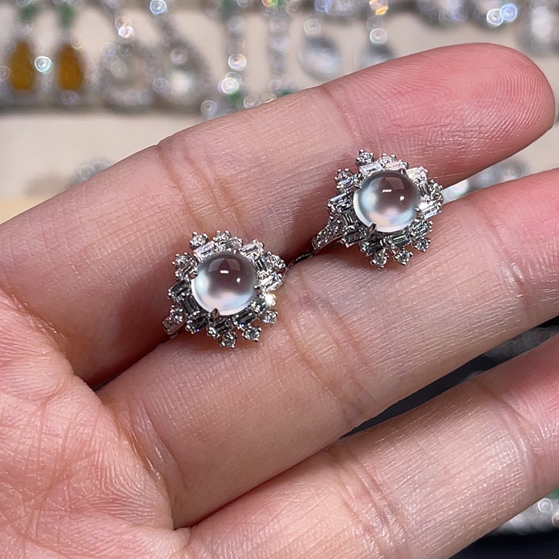 翡翠18K金镶嵌耳饰玻璃种冰蛋