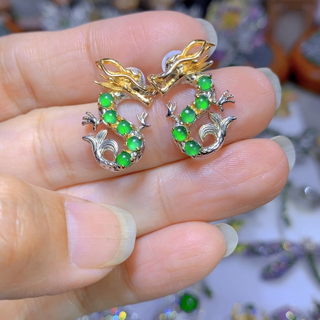 翡翠颈饰银S925镶嵌天然翡翠