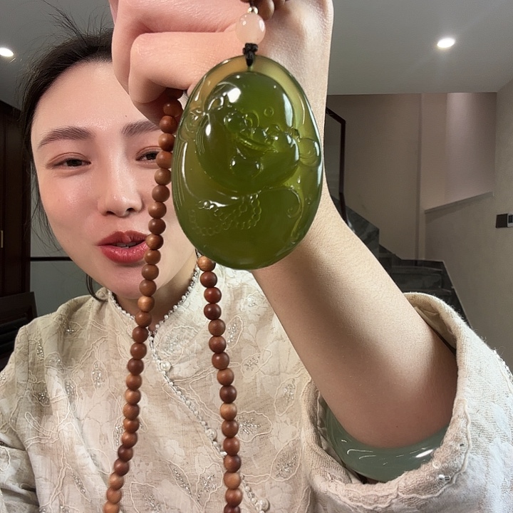 ****子蛇纹石玉未镶嵌颈饰