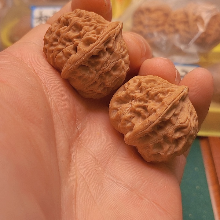 文玩核桃把件34玉枕元宝