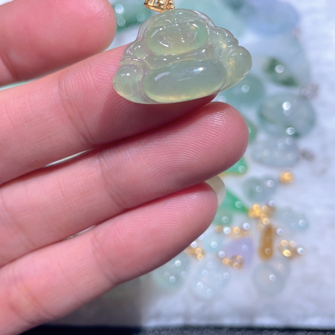 翡翠18K金镶嵌颈饰翡翠