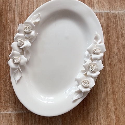 白瓷椭圆26厘米微瑕