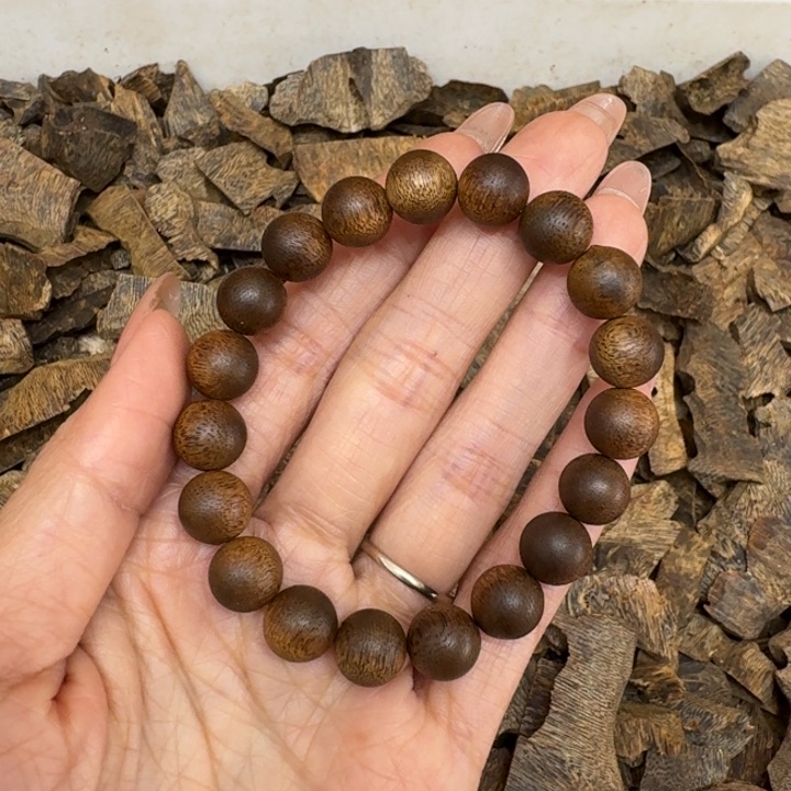 沉香手串白棋沉浮