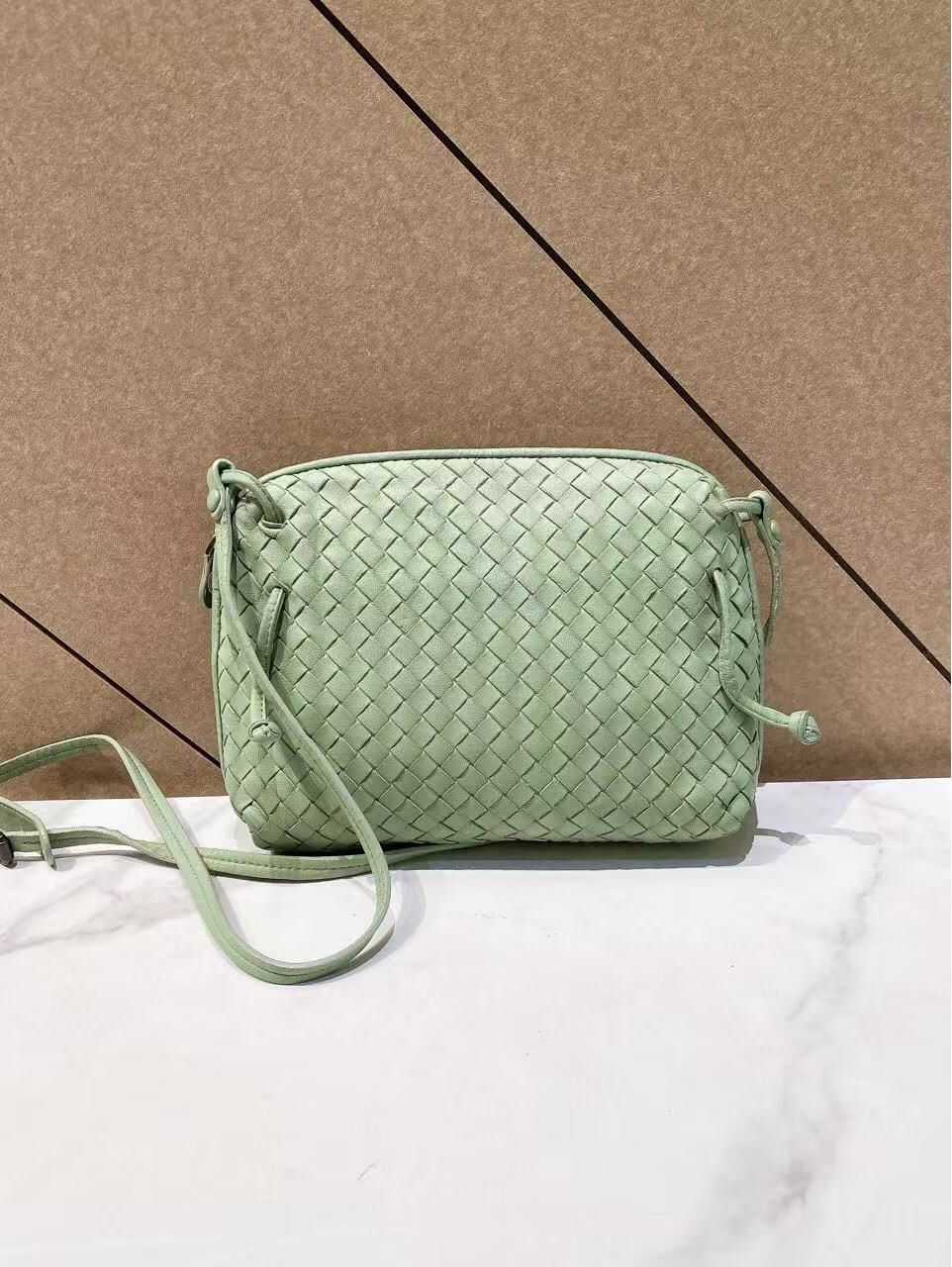 95新 BOTTEGA VENETA/葆蝶家 BV/浅绿色编织单肩包