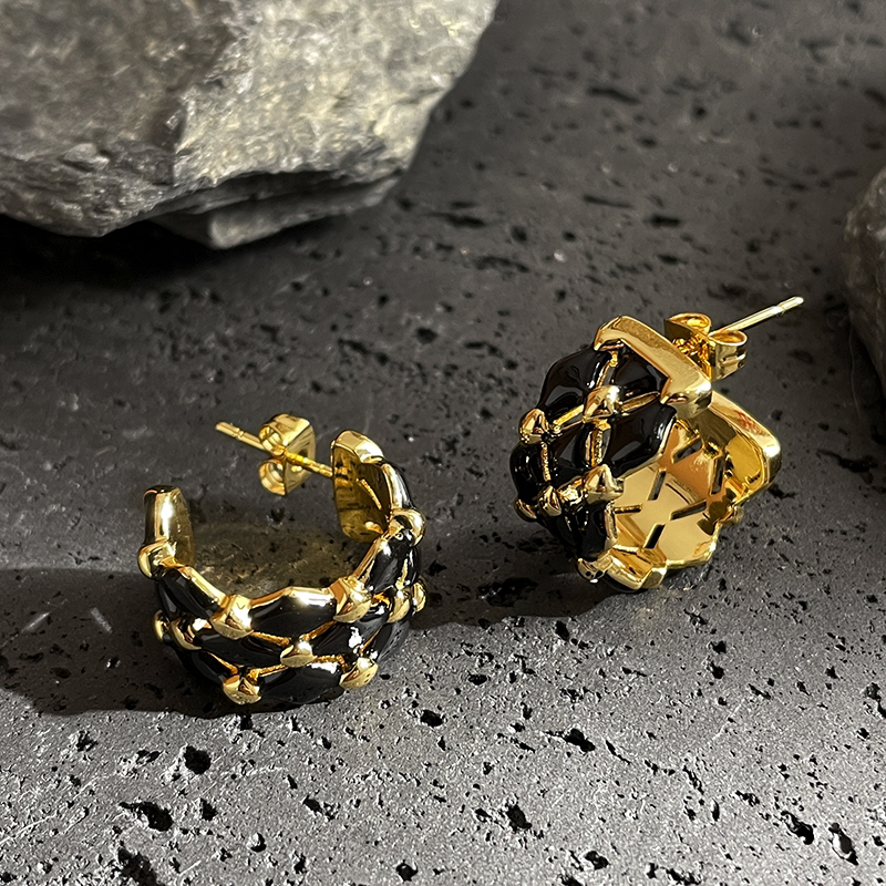 铜合金耳饰 法式复古高级感金属黑金珐琅耳钉