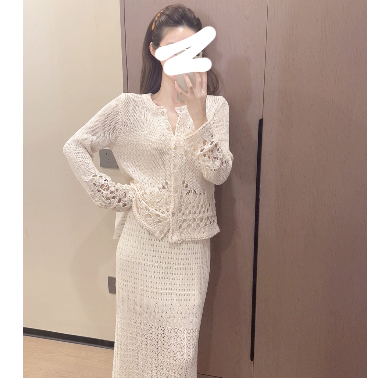 【镂月】米白色套装早秋新款高级名媛风针织钩花开衫半裙女S11081