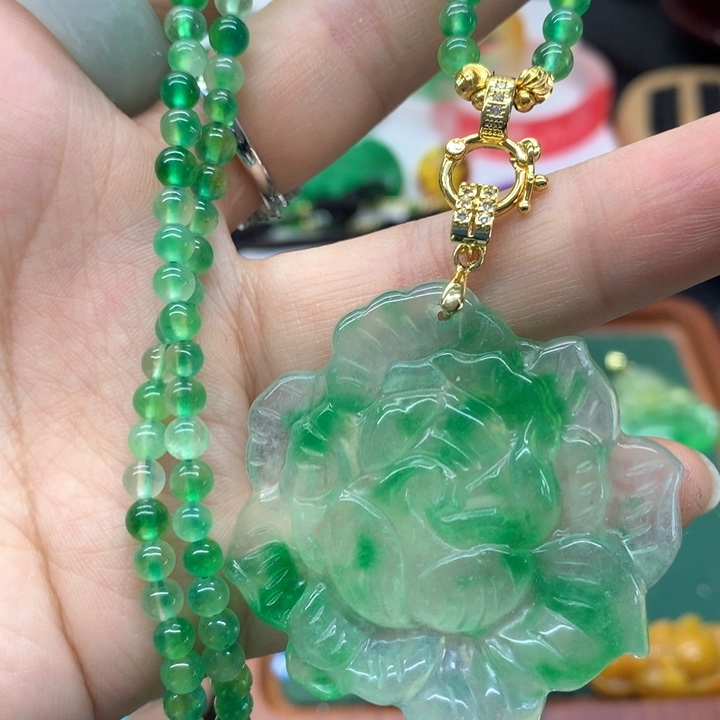 颈饰未镶嵌翡翠吊坠