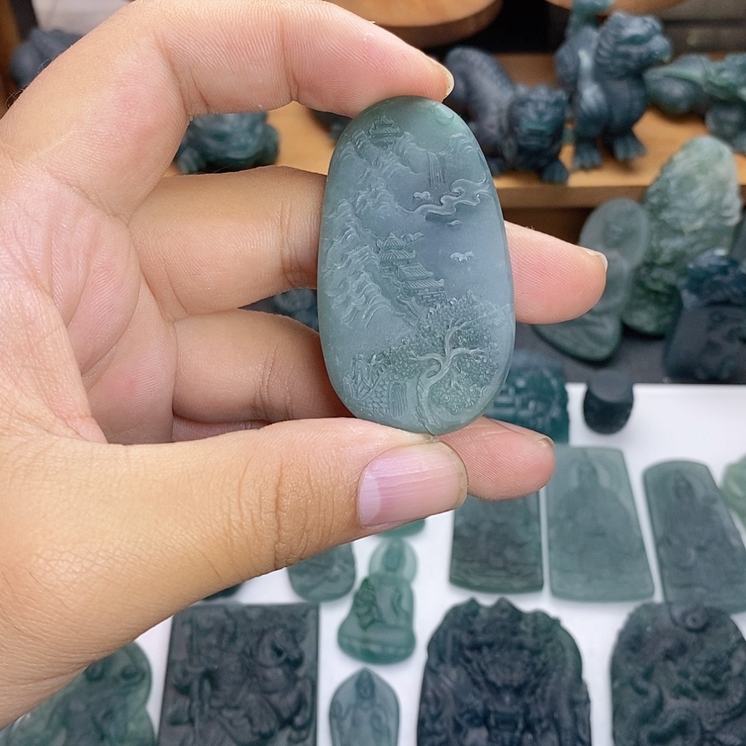 定制翡翠未镶嵌山水