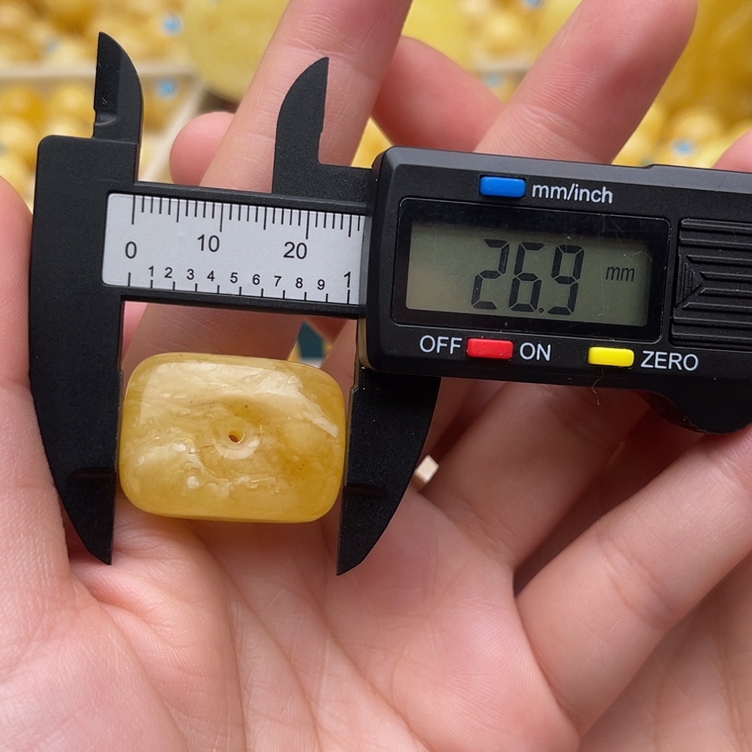 琥珀未镶嵌裸石蜜蜡藏扣微瑕