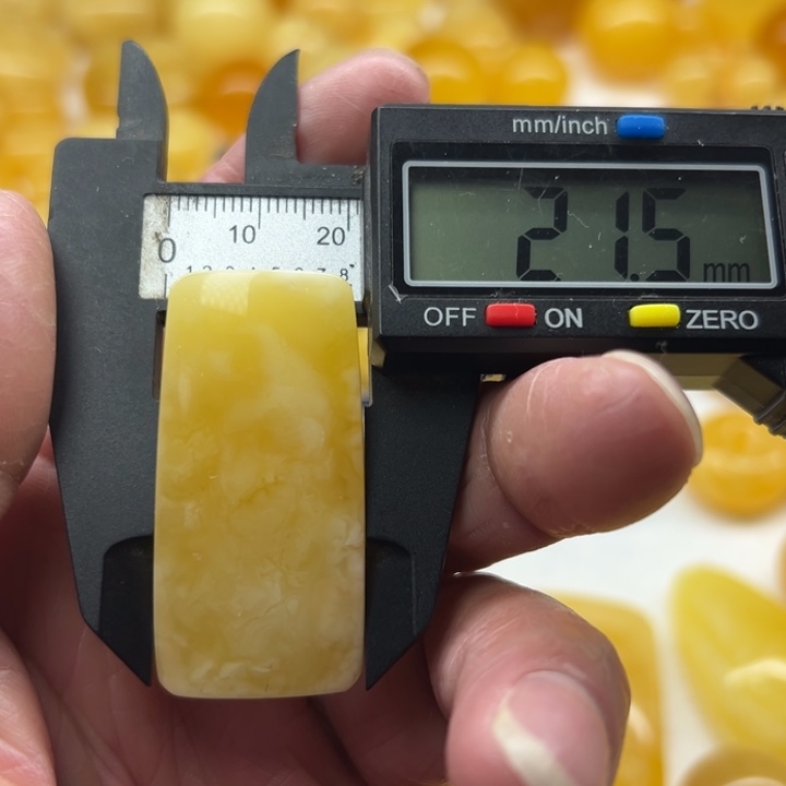 琥珀（矿物珀）未镶嵌裸石