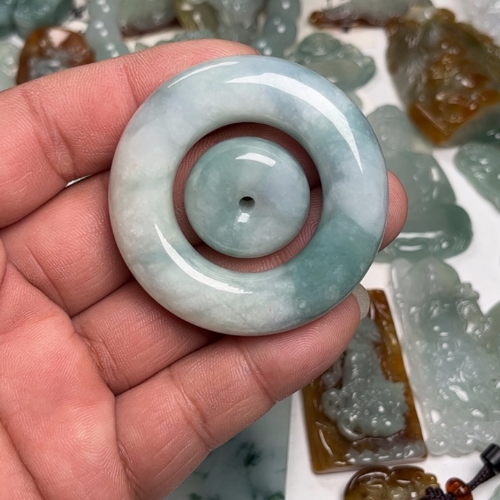 翡翠未镶嵌颈饰字母扣