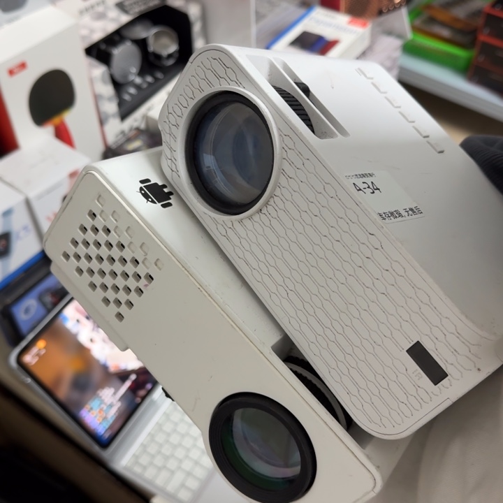 A-34居家日用百货2个坏的投影仪裸机