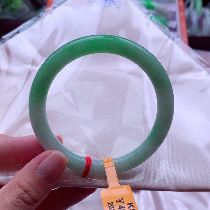 翡翠未镶嵌手镯翡翠