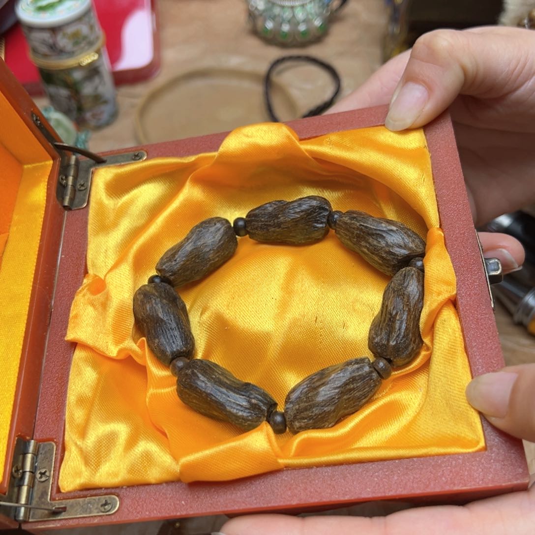 大叶紫檀（黑酸枝木类）