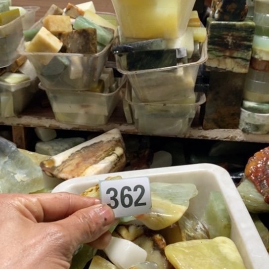 【闪购商品】未镶嵌蛇纹石玉珠宝玉器