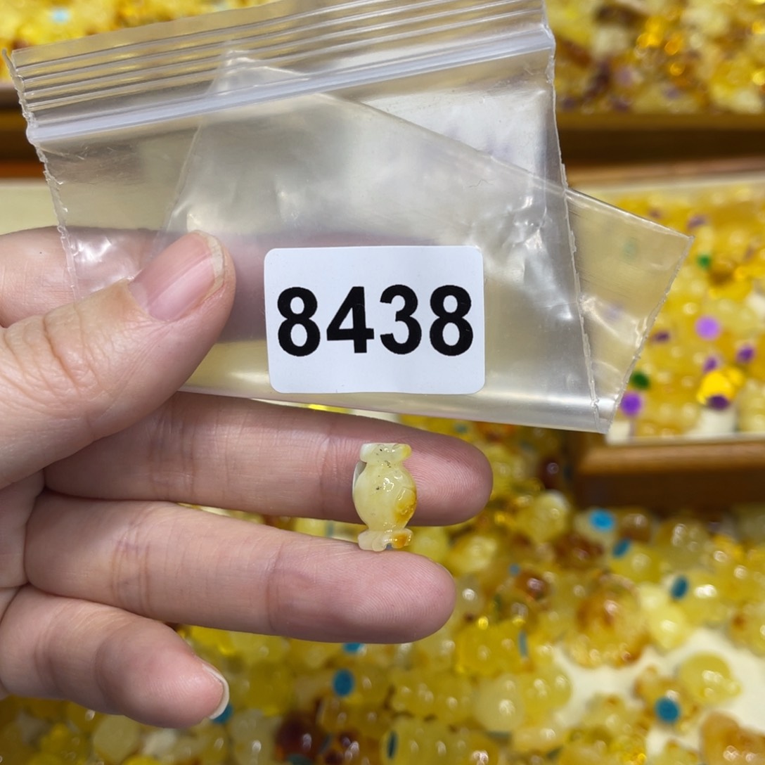 琥珀珠宝奇石未镶嵌