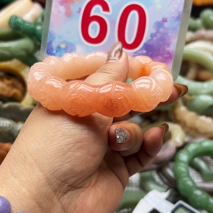 未镶嵌手镯石英岩玉