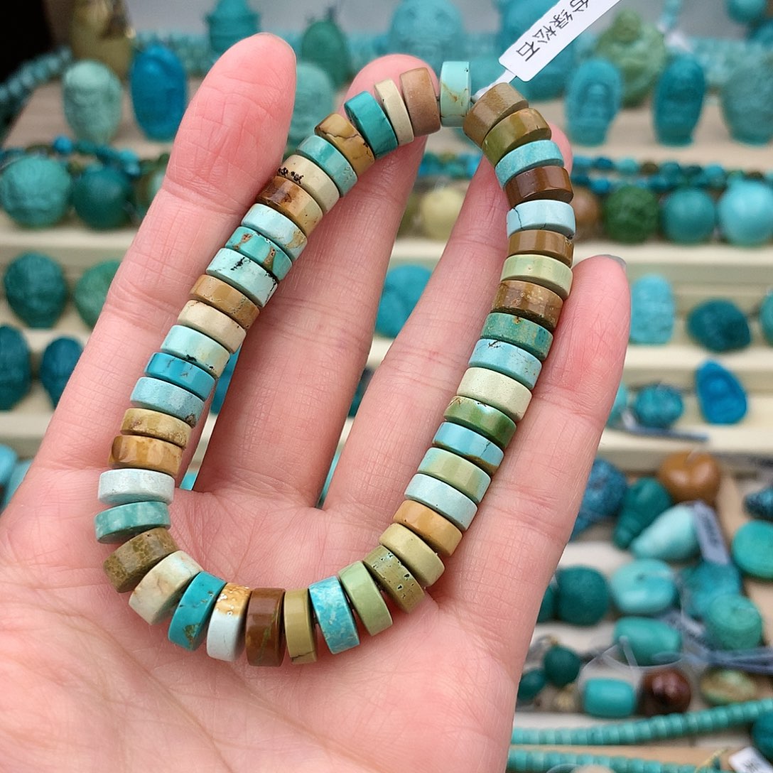 绿松石未镶嵌珠宝奇石