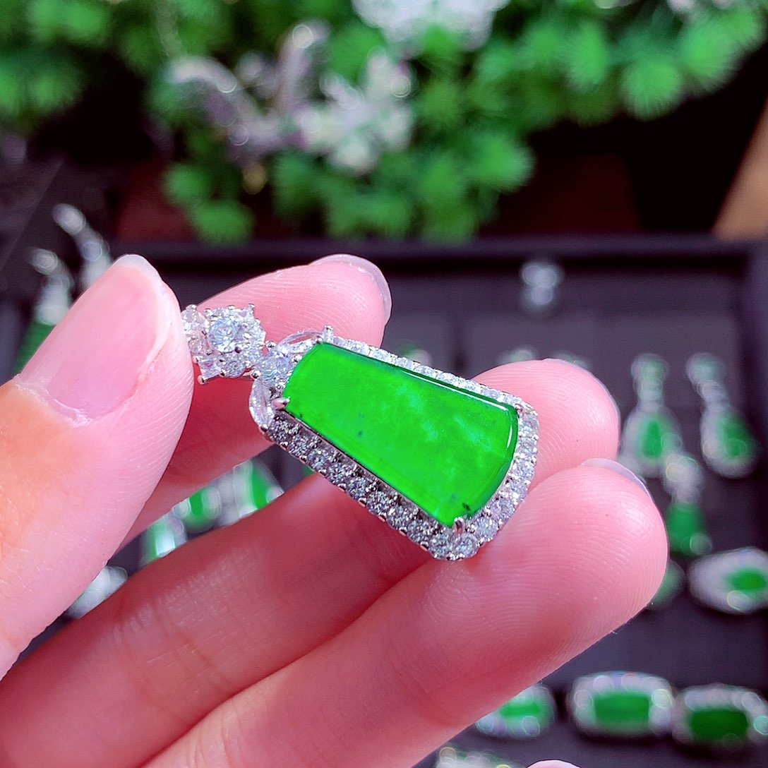 颈饰未镶嵌翡翠学****号天然