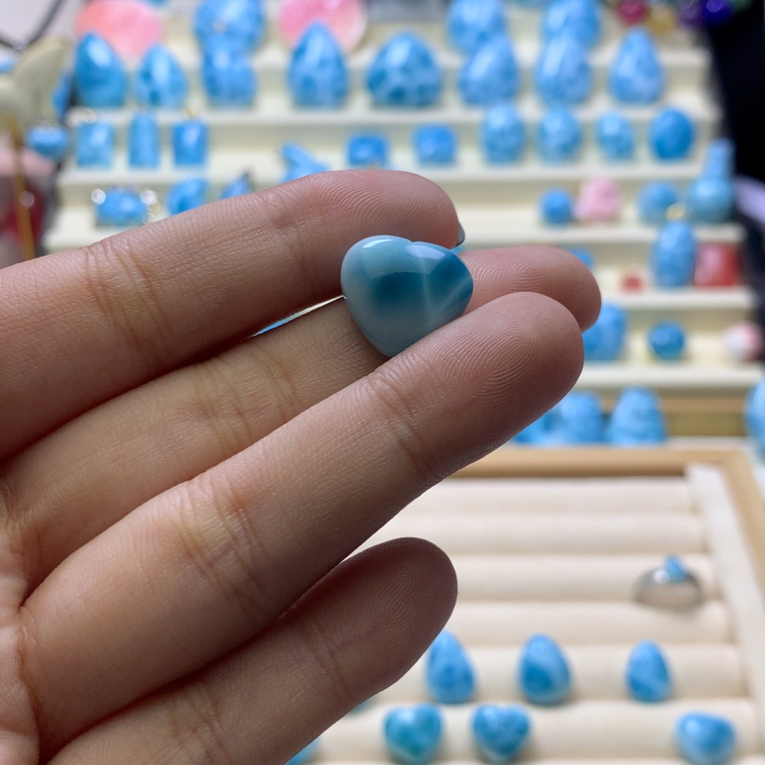 还***呢针钠钙石（海纹石）未镶嵌珠宝半成品