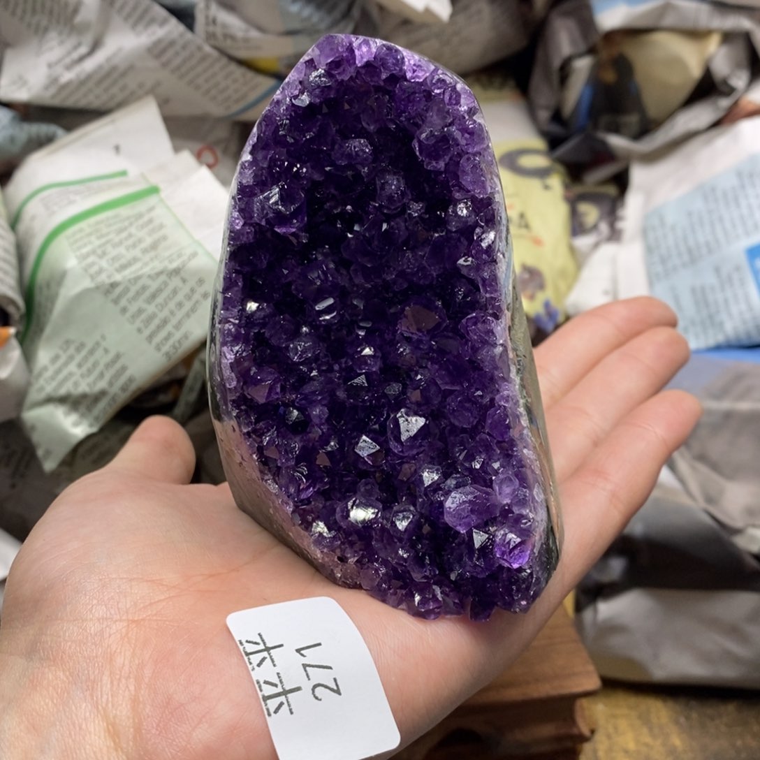 紫晶乌拉圭未镶嵌