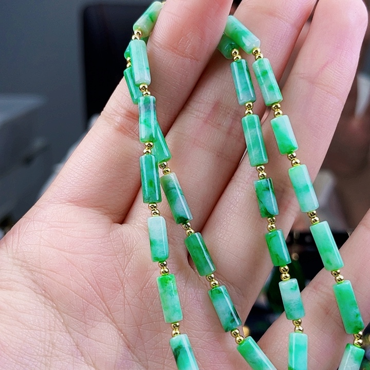 翡翠颈饰未镶嵌饰品