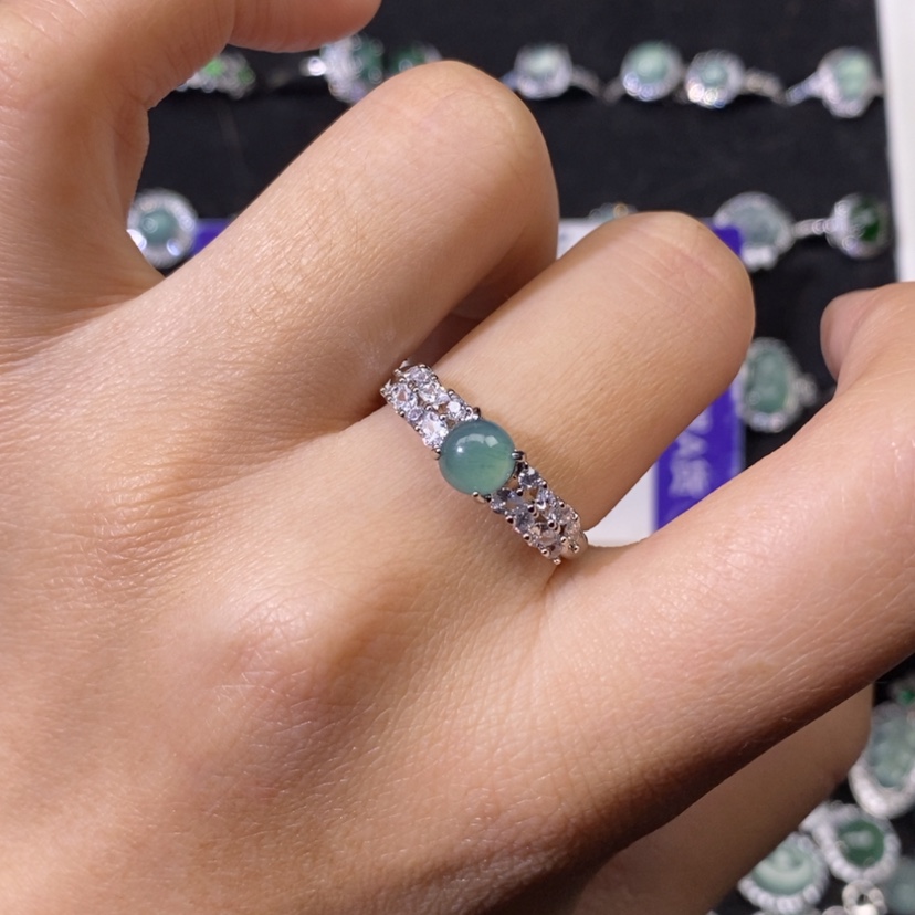 【闪购商品】翡翠颈饰未镶嵌天然