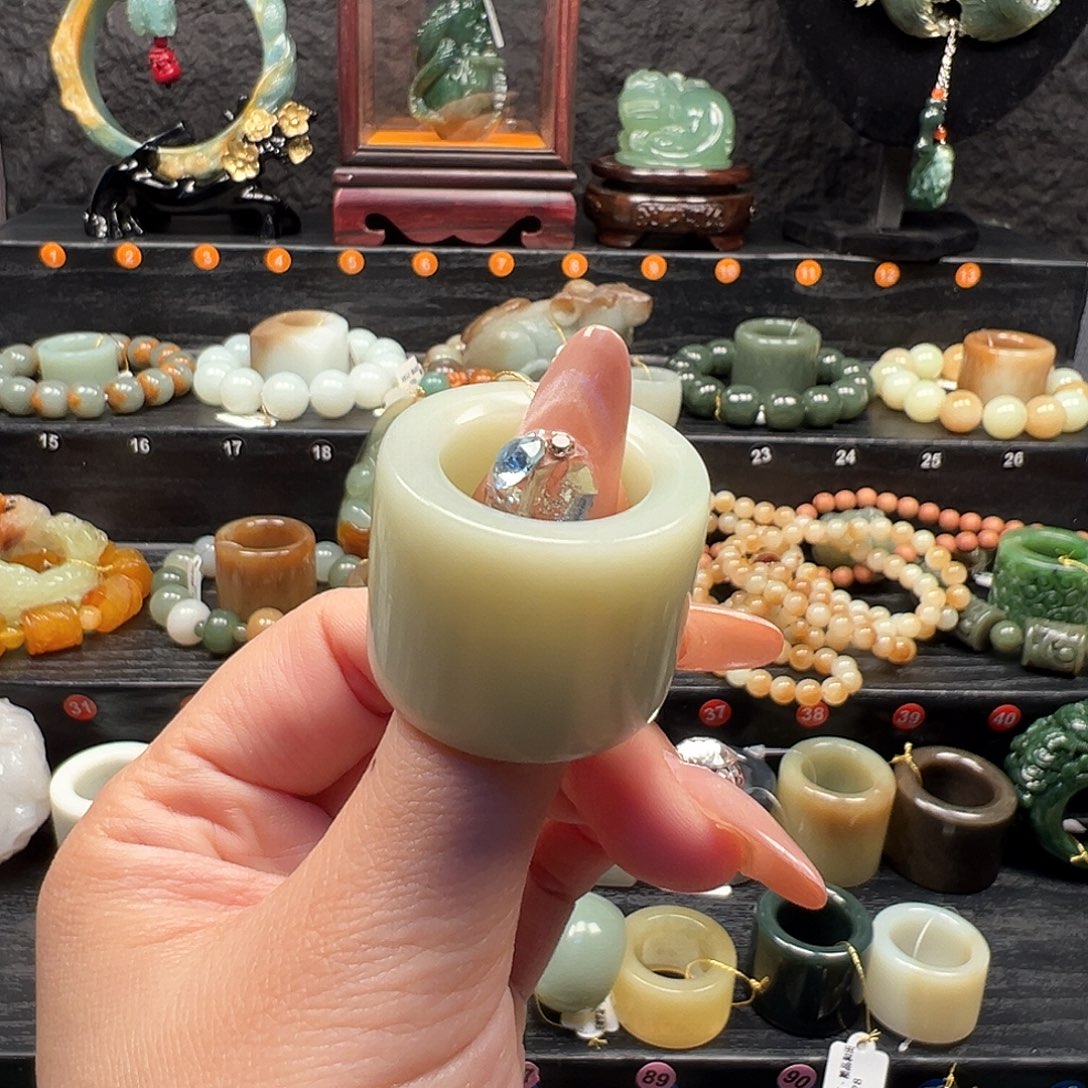 蛇纹石玉未镶嵌戒指内径20