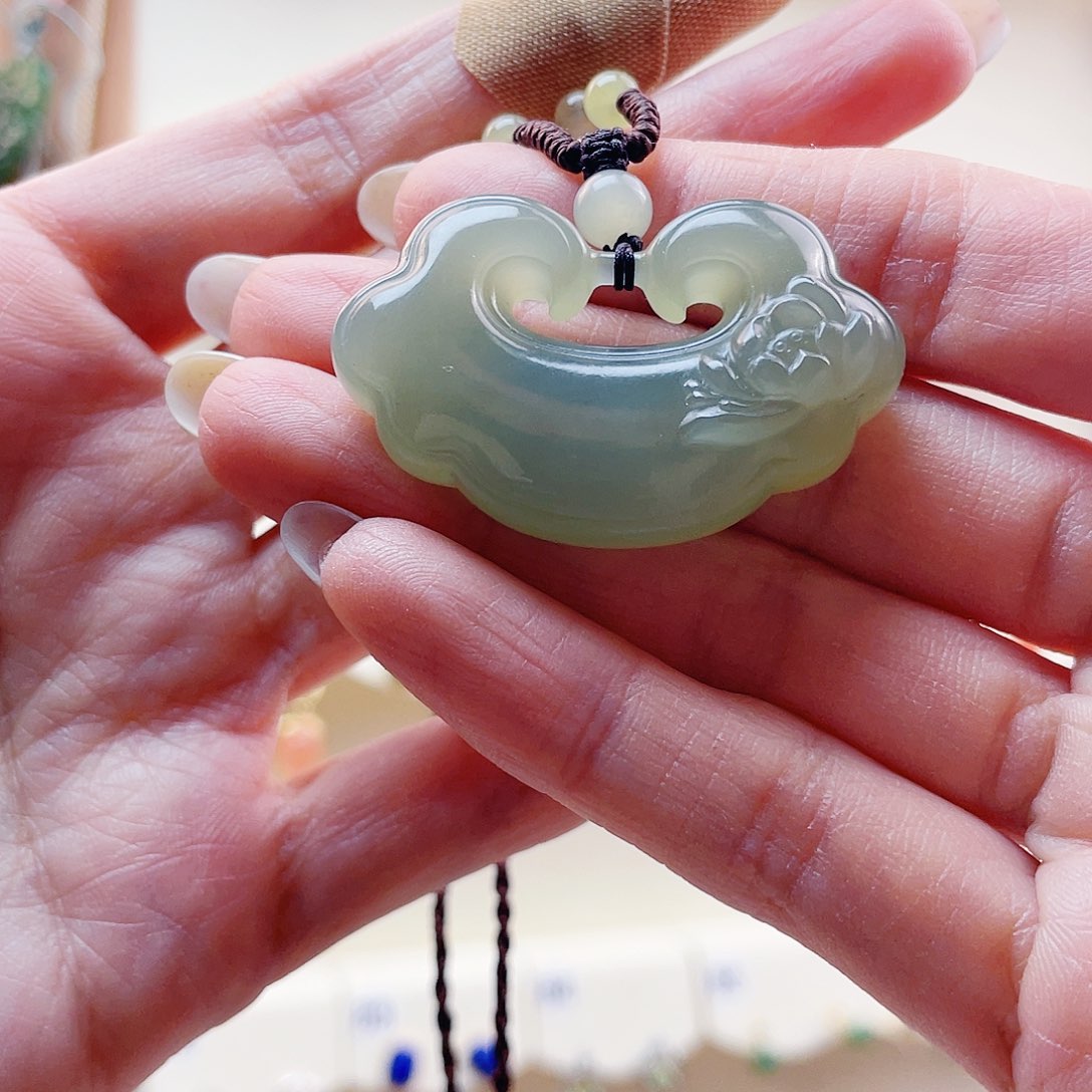 三***)和田玉未镶嵌吊坠(赠链)