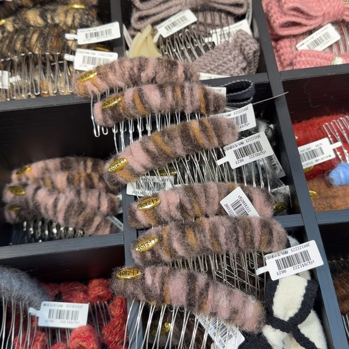 布艺铁合金插梳粉