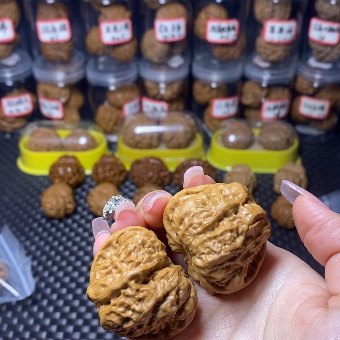 文玩核桃吊坠蛤蟆头肚子43边42.5