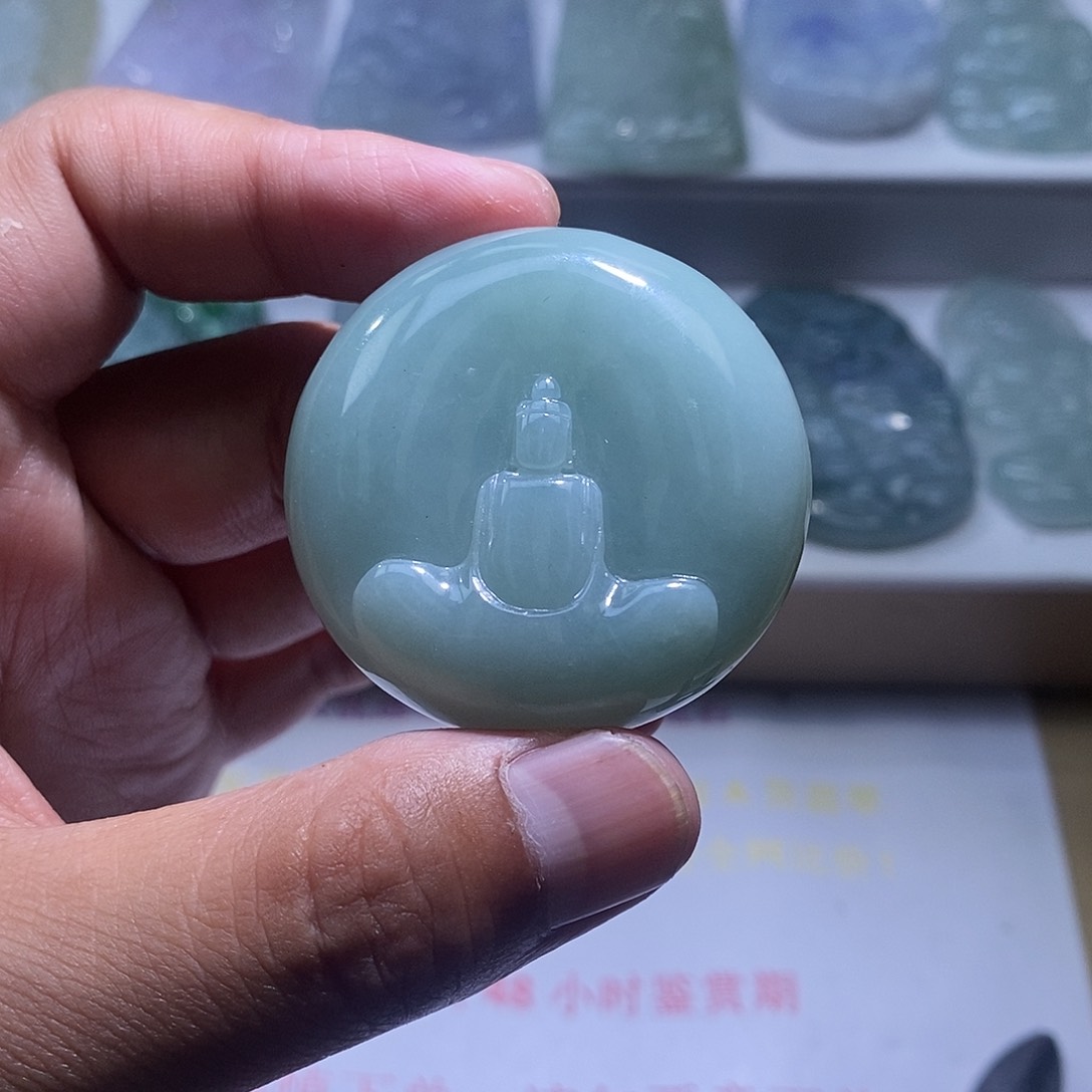 翡翠未镶嵌颈饰无相观音