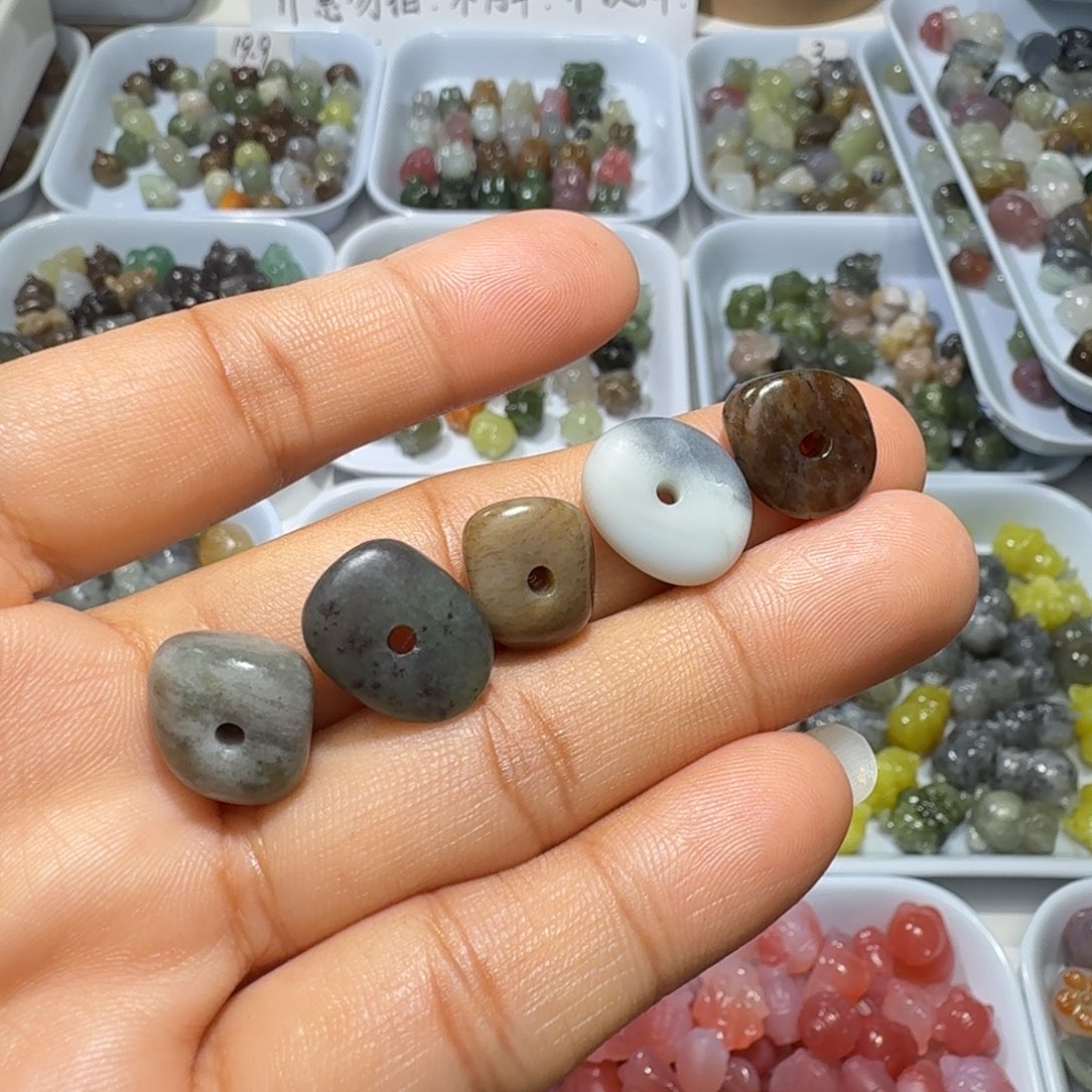 和田玉未镶嵌珠宝奇石