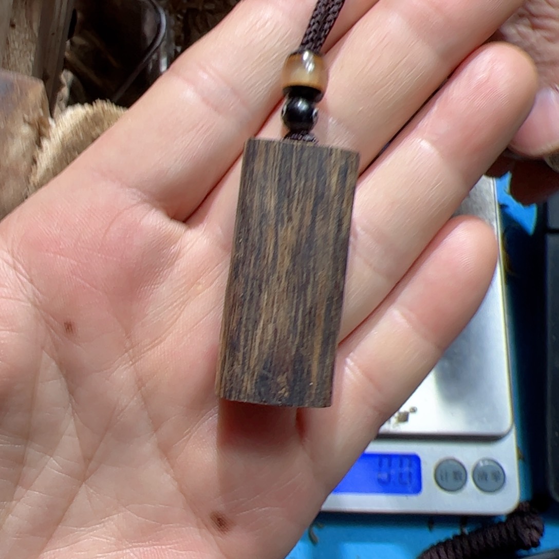 沉香吊坠白棋素牌4.4克