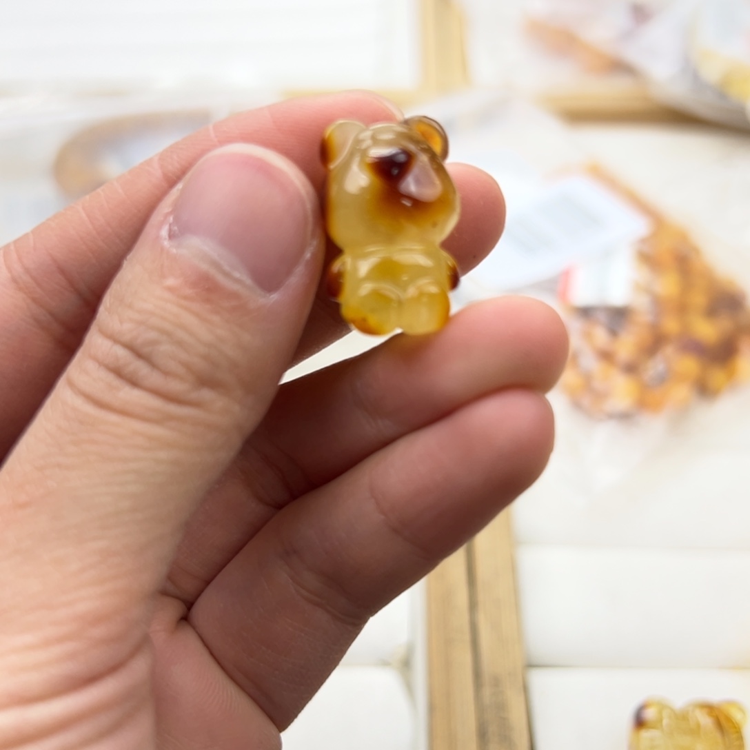 琥珀珠宝奇石未镶嵌