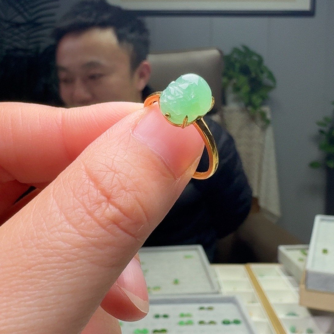 翡翠18K金镶嵌戒指天然