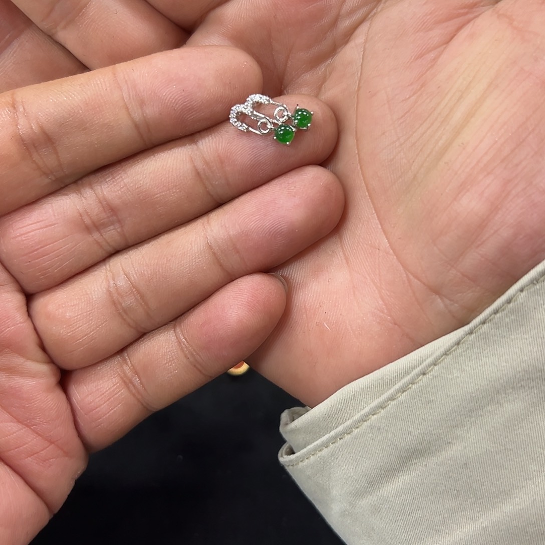 ∞***米翡翠银S925镶嵌耳饰