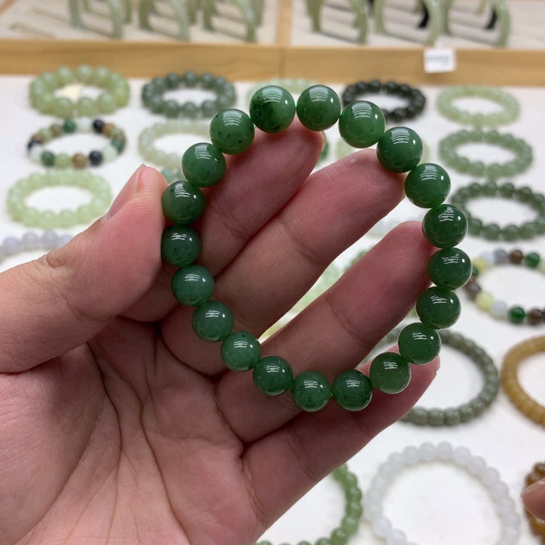 和田玉手串（猕猴桃碧玉9.5）未镶嵌