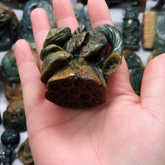 岫岩河磨玉（透闪石质玉）把件未镶嵌