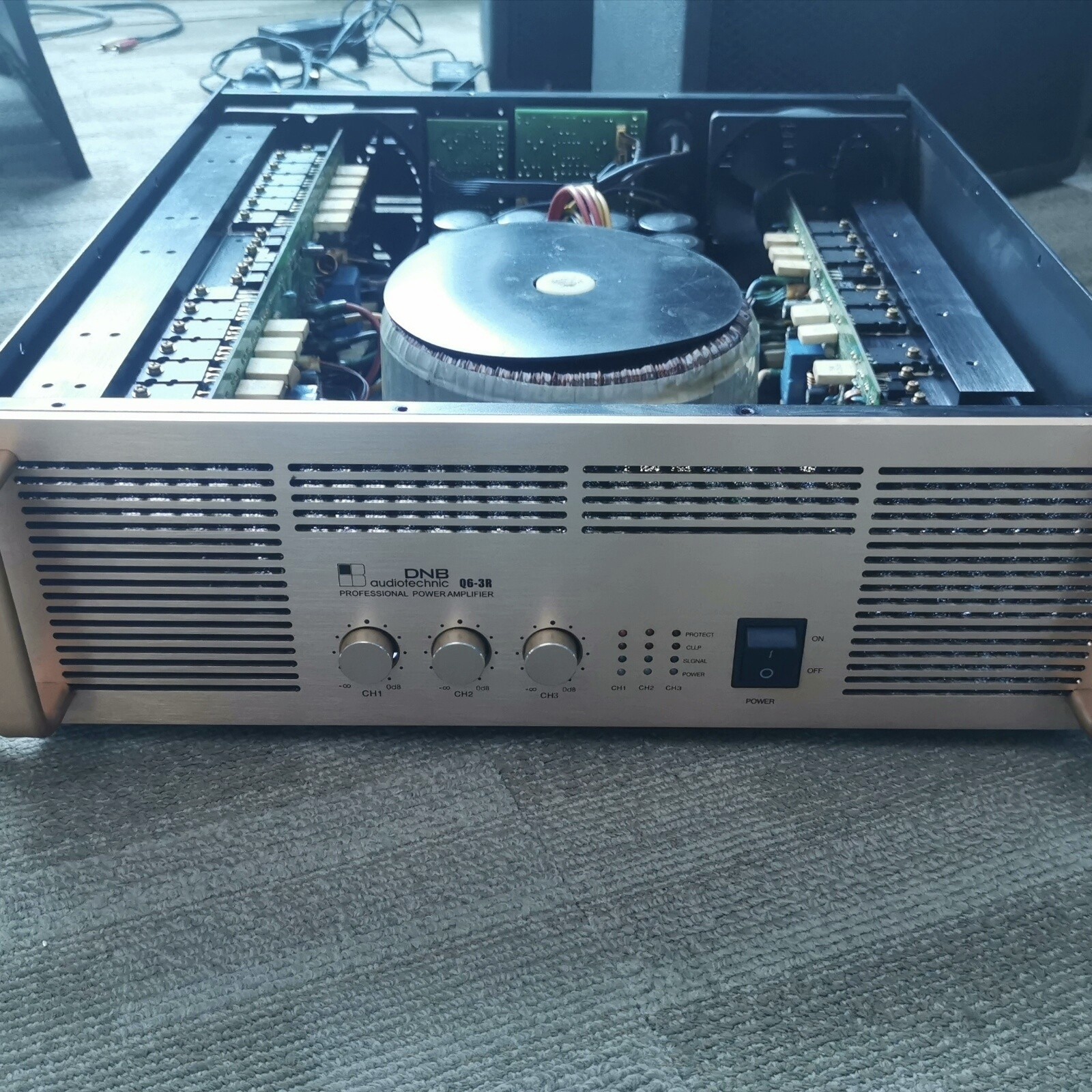 不包邮 3通道功放一台DNB
