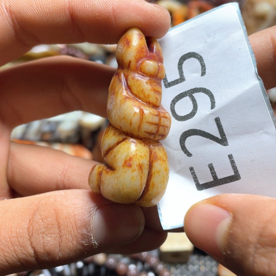 和田玉（糖玉）笔搁未镶嵌