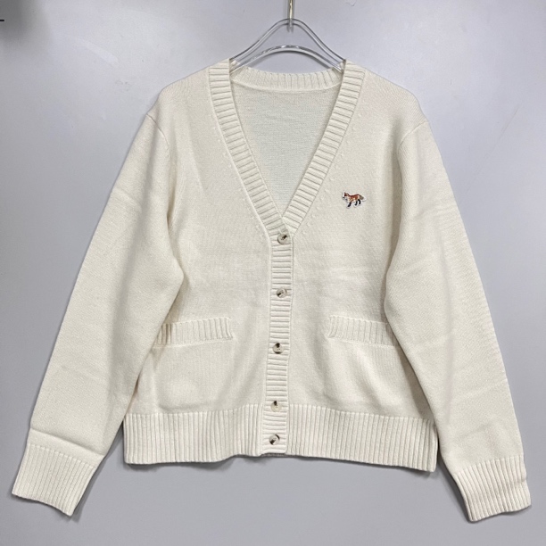 2511131小狐狸刺绣羊毛混纺山羊绒针织开衫女简约时尚25秋冬新款