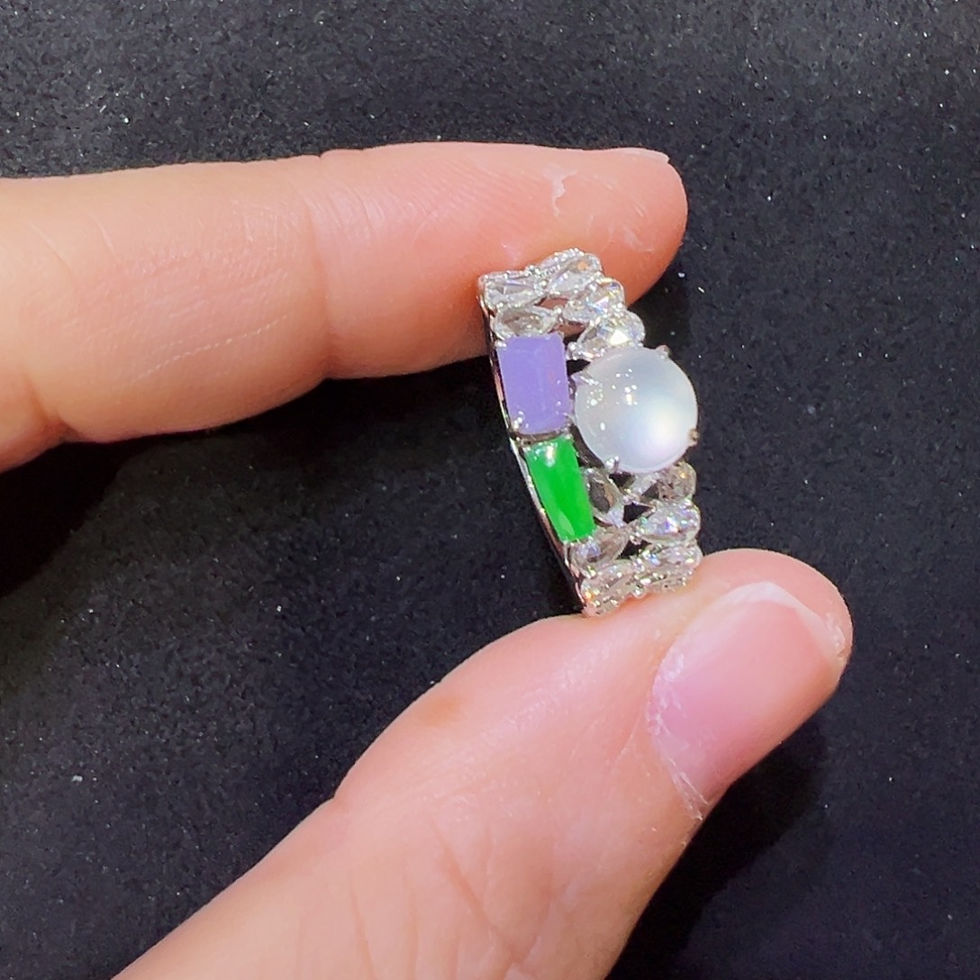 翡翠18K金镶嵌戒指