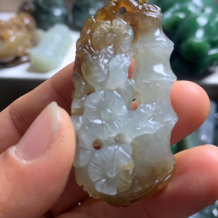 北***！和田玉未镶嵌颈饰