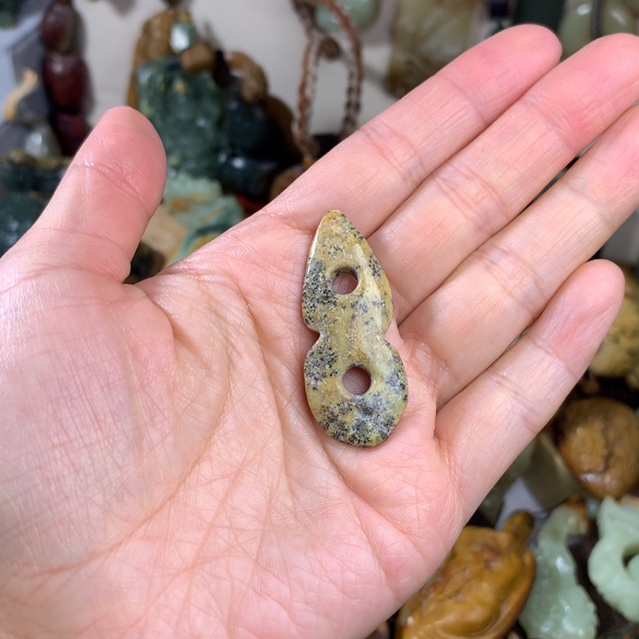 岫岩河磨玉（透闪石质玉）吊坠未镶嵌