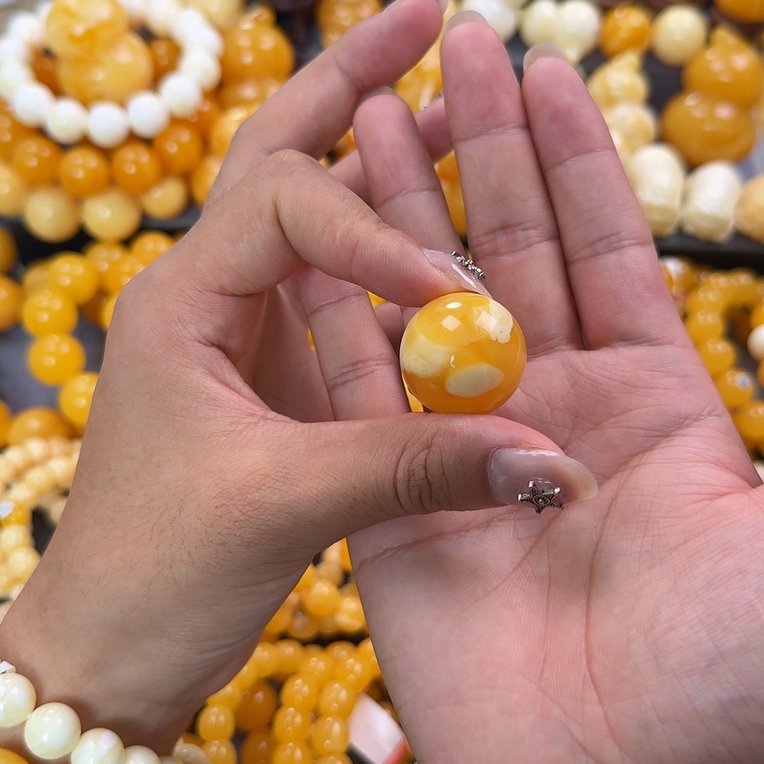 蜜蜡未镶嵌珠宝奇石