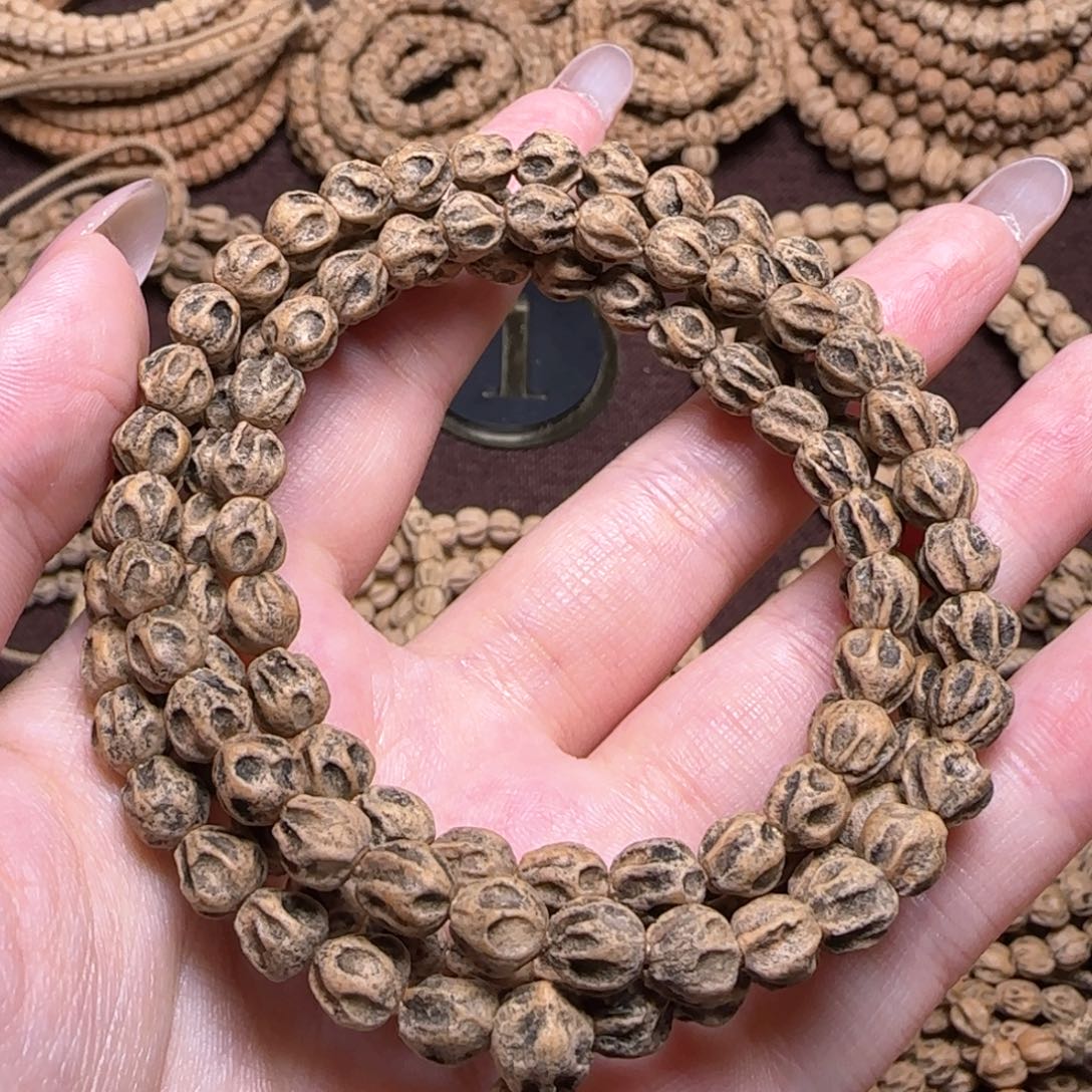 柏香籽/百香籽手串Y*?