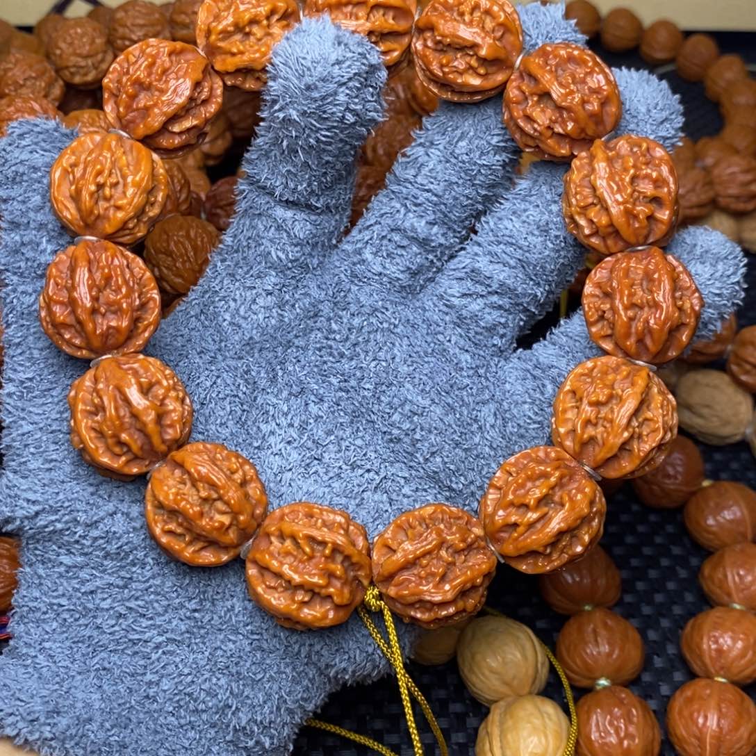 吊坠文玩核桃珊瑚纹八棱龙脊背手持24.26.23