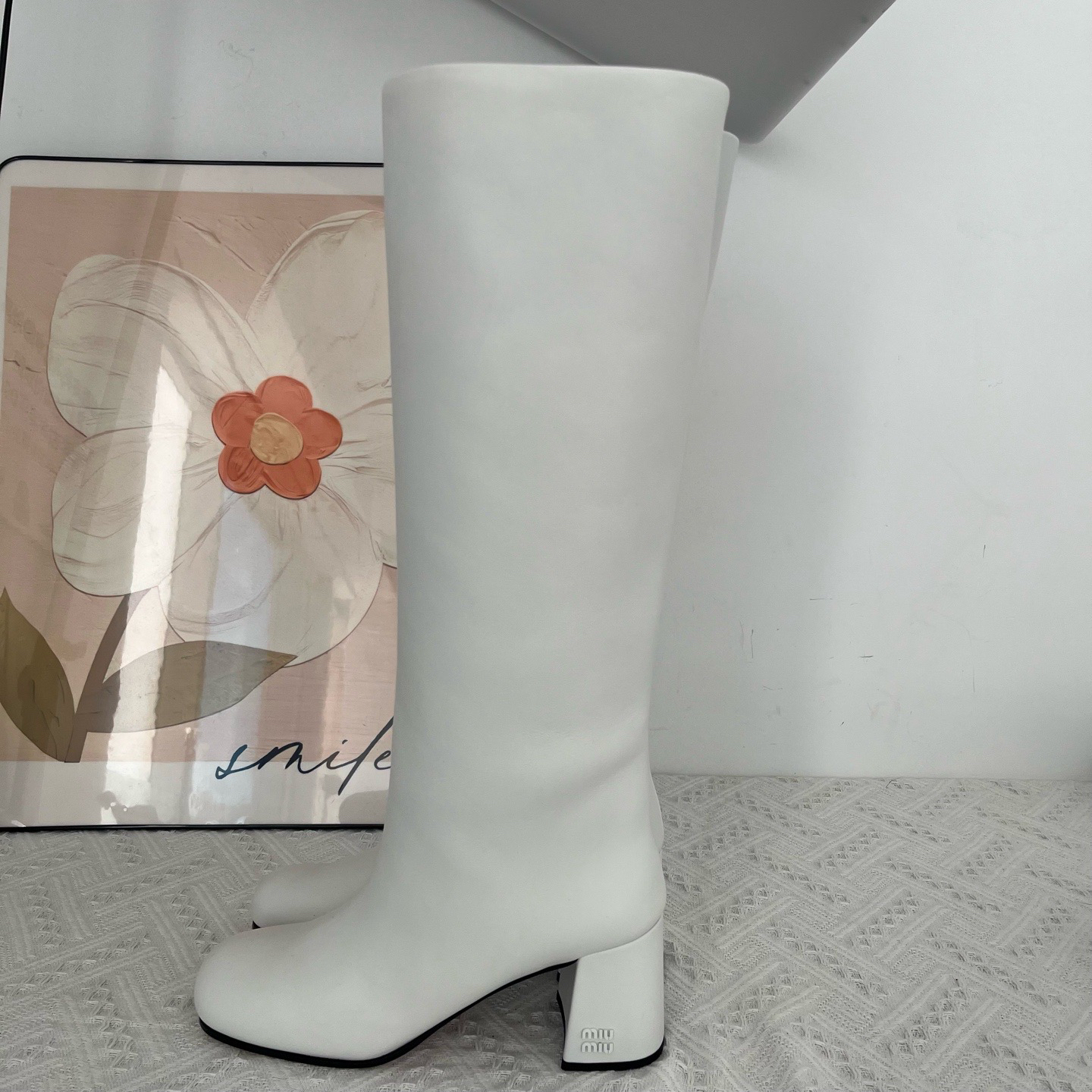 99新 MIU MIU/缪缪 A9423 miumiu 白色长筒靴 99新 37码