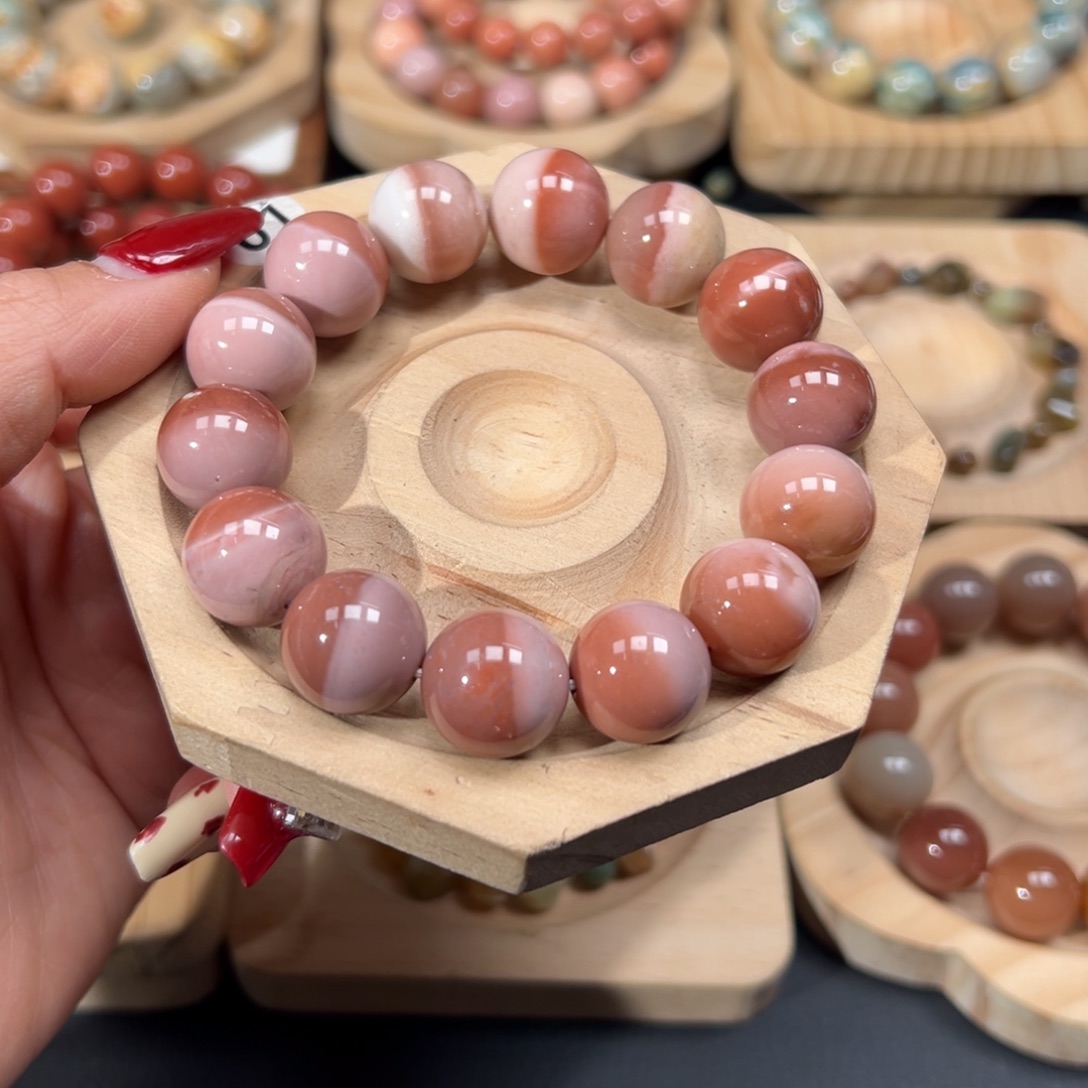 吃***饼石英质玉未镶嵌手链68